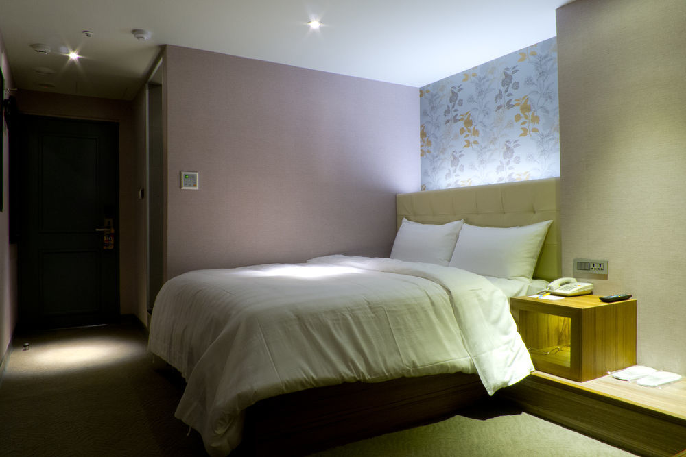 Urtrip Hotel Taipei Luaran gambar